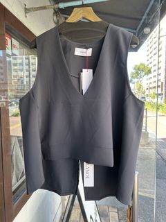 バックスリットキーネックジレ チャコール