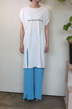 変形袖ロゴ入りチュニック オフホワイト