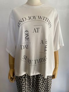 ドルマン ロゴTシャツ オフホワイト