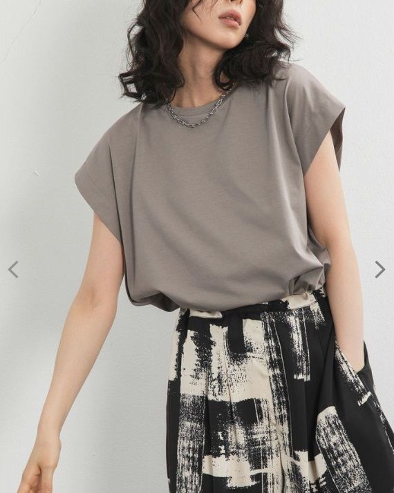 袖なしTシャツ 岩肌