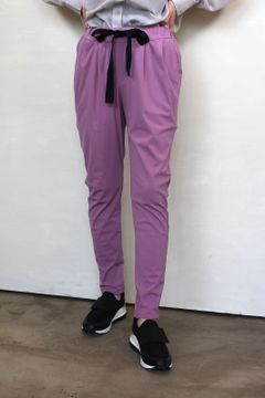 ハイテンションストレッチリボンテーパードパンツ ダークピンク