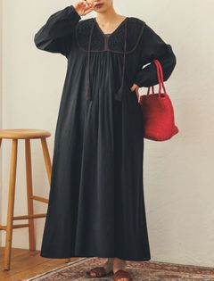 ハンドスモッキングワンピース ブラック