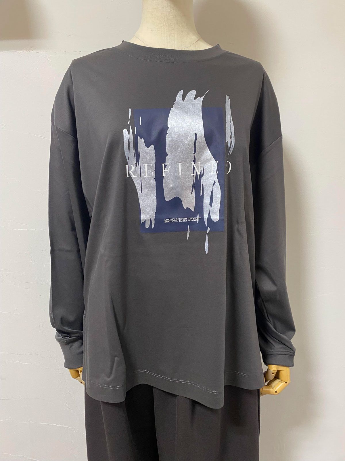 コンパクトスムース箔プリント ロングTシャツ グレー