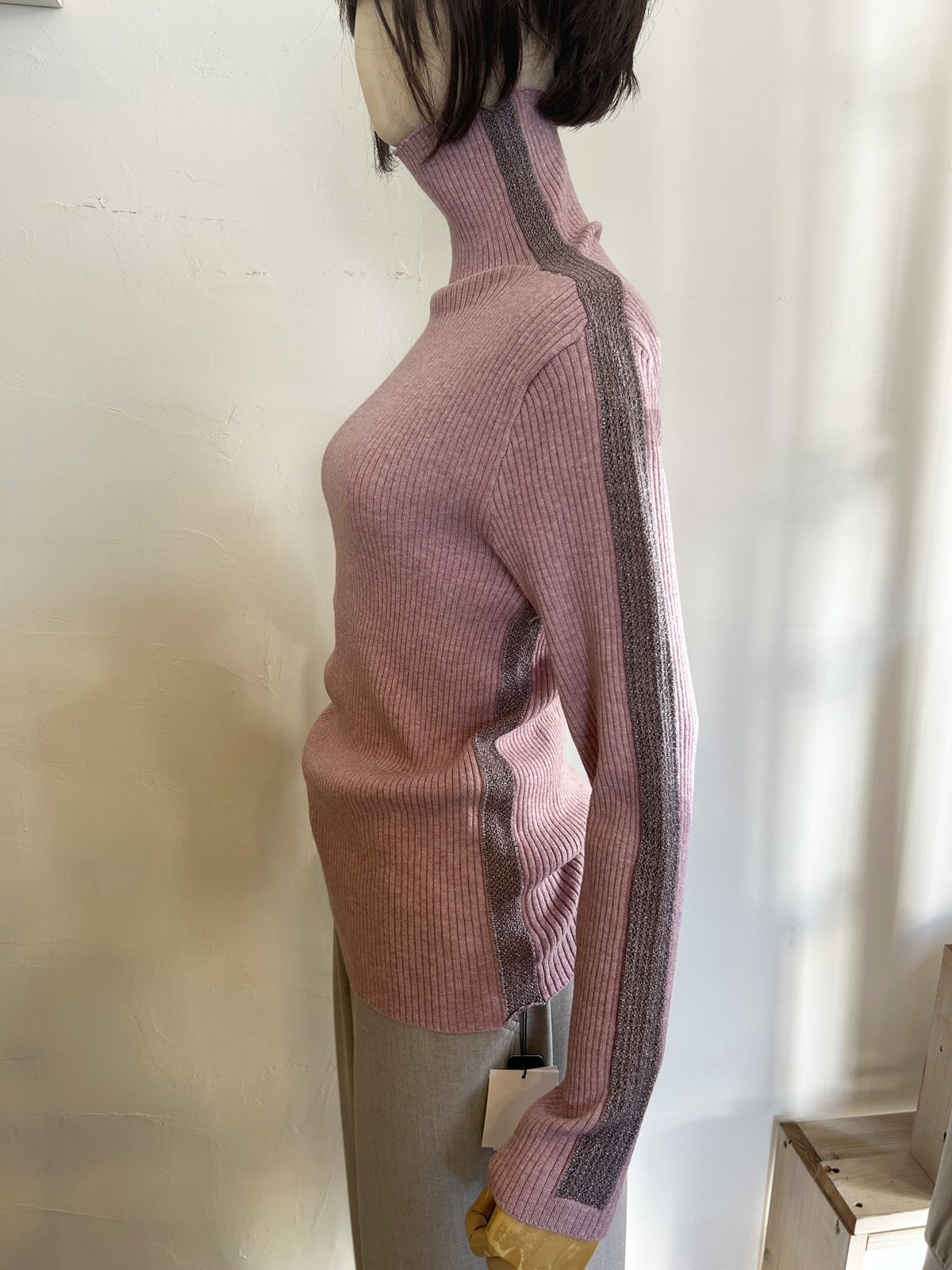 サイドラメラインタートルニット チャコール