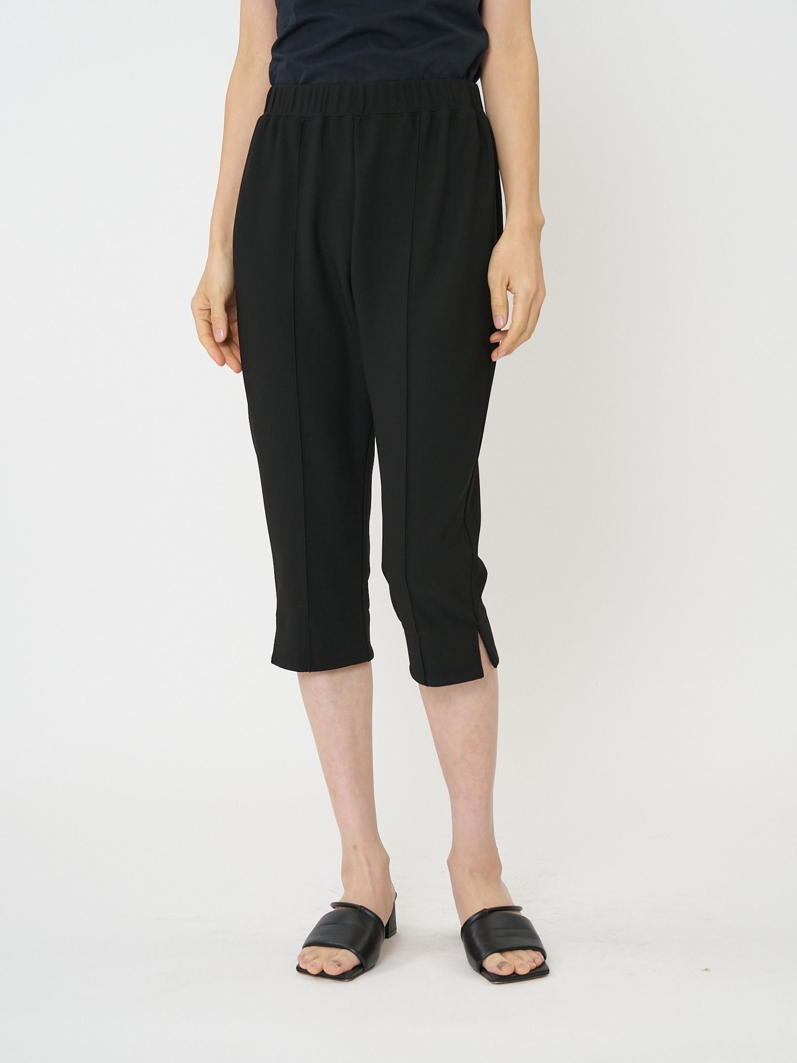 [3261-012KK] ストレッチカプリスリットPT ブラック