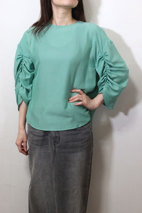 エアードレープ シフォンシャーリングスリーブブラウス ライトグリーン