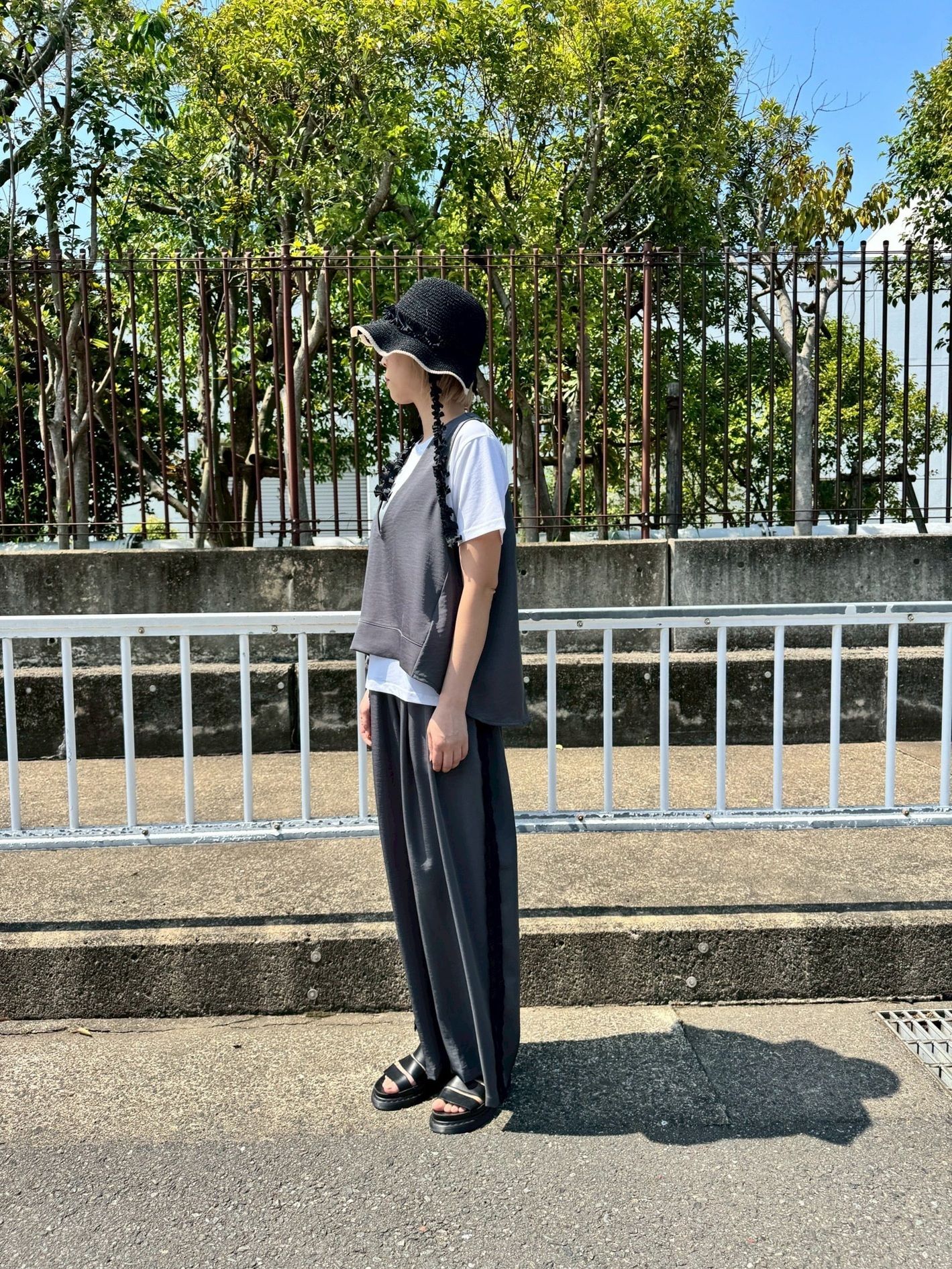 ヴィンテージサテンサイドフリルパンツ チャコール