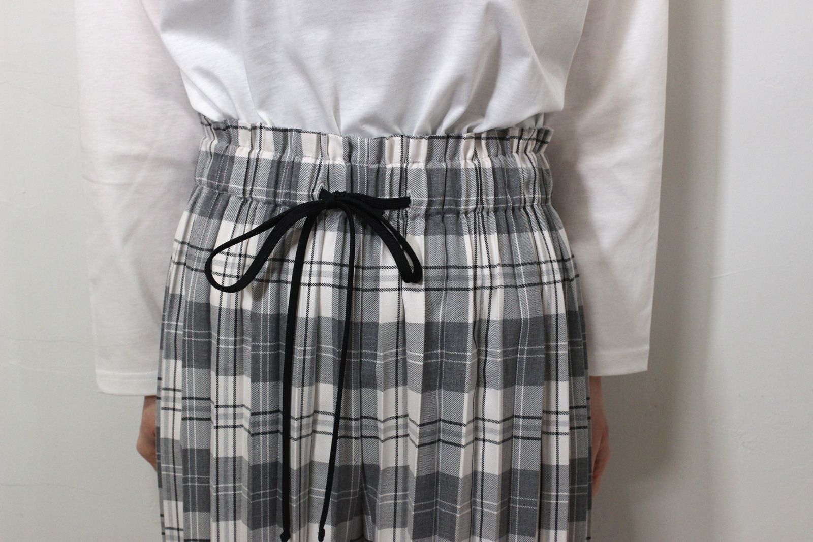 プリーツチャックパンツ グレー