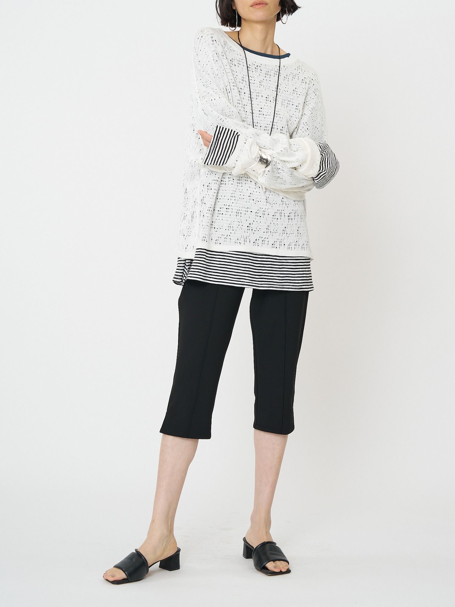 [3261-012KK] ストレッチカプリスリットPT ブラック