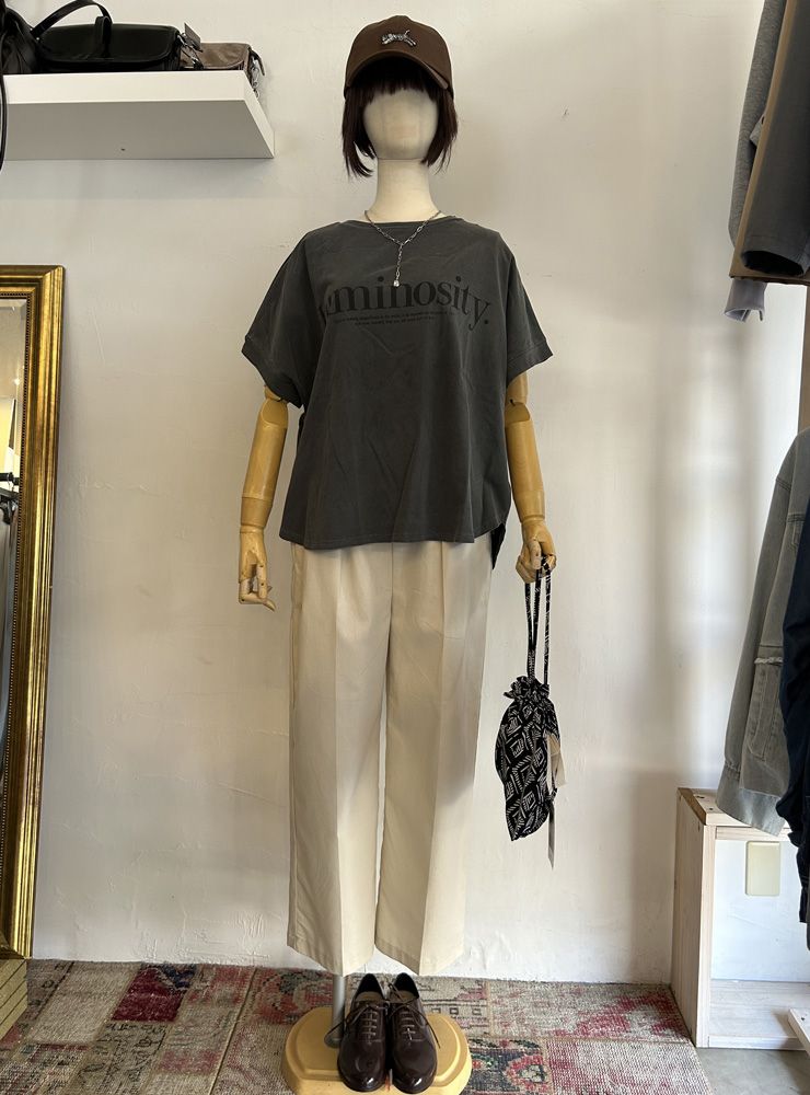 ピグメントロゴTシャツ ライトベージュ