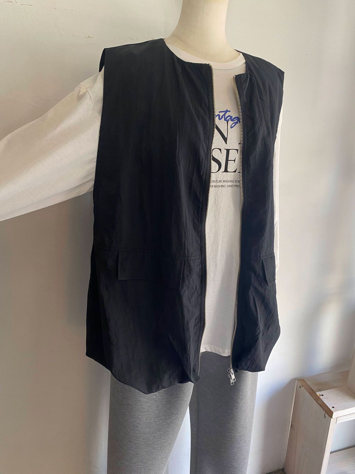 ナイロンベスト ブラック