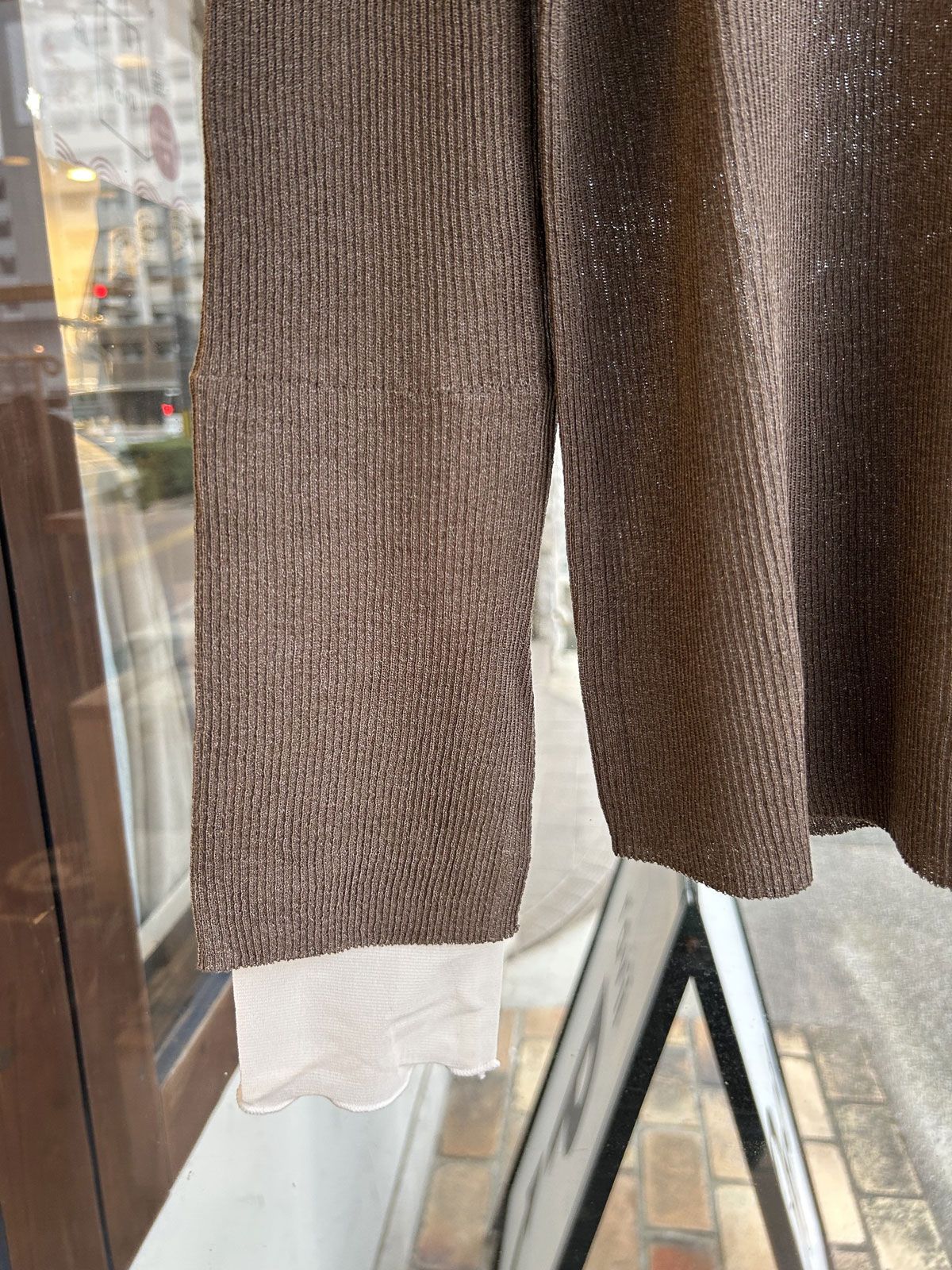 ラメ袖レイヤードリブタートルニット カーキグレー