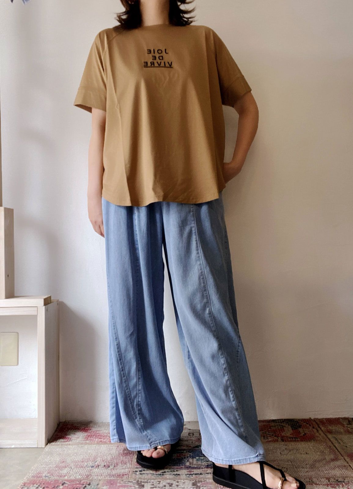 ロゴ刺繍ラグランTシャツ beige