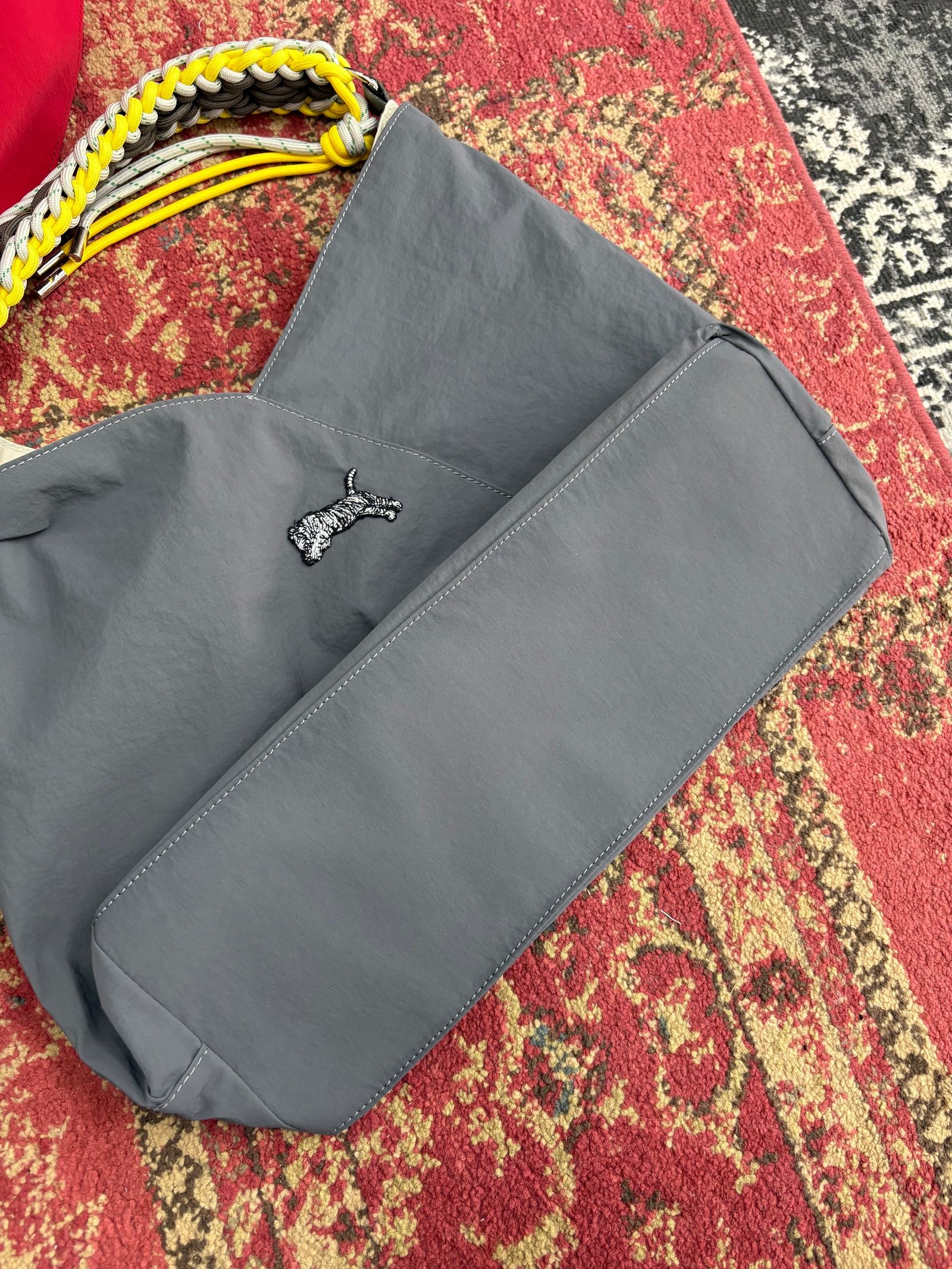 TORA コードハンドルショルダーバッグ チャコール