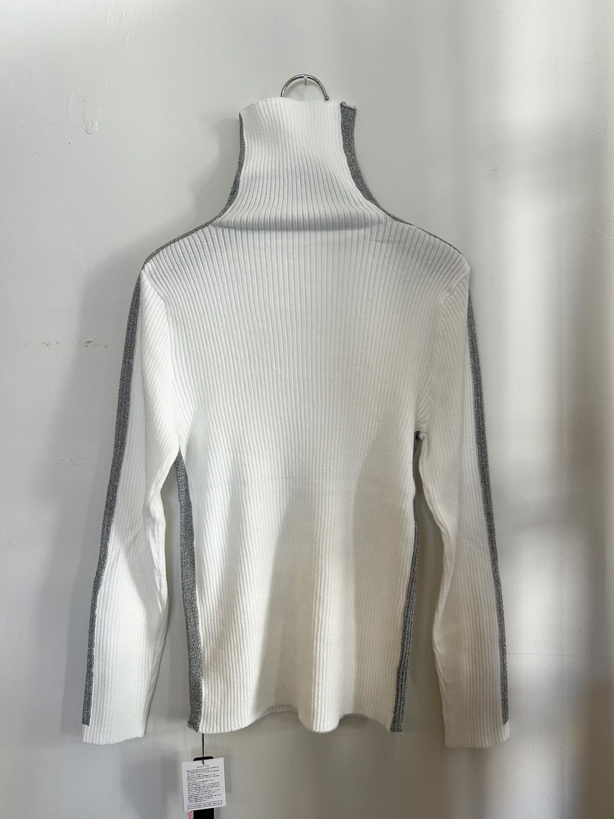 サイドラメラインタートルニット オフホワイト