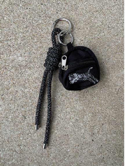 TORA backpack charm ブラック