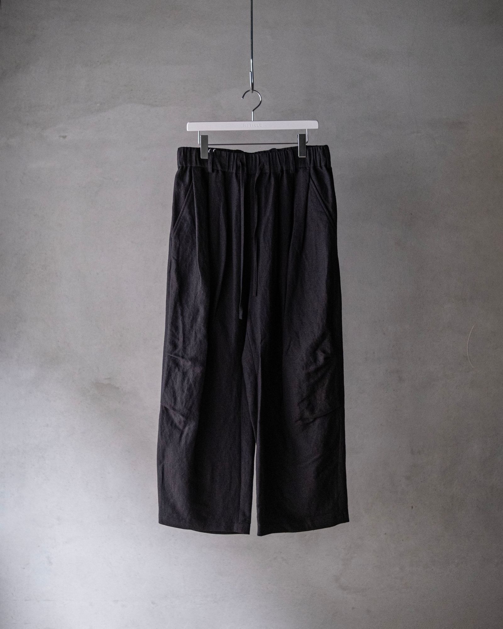 Linen Silk Wide Knee Tuck Pants / Black