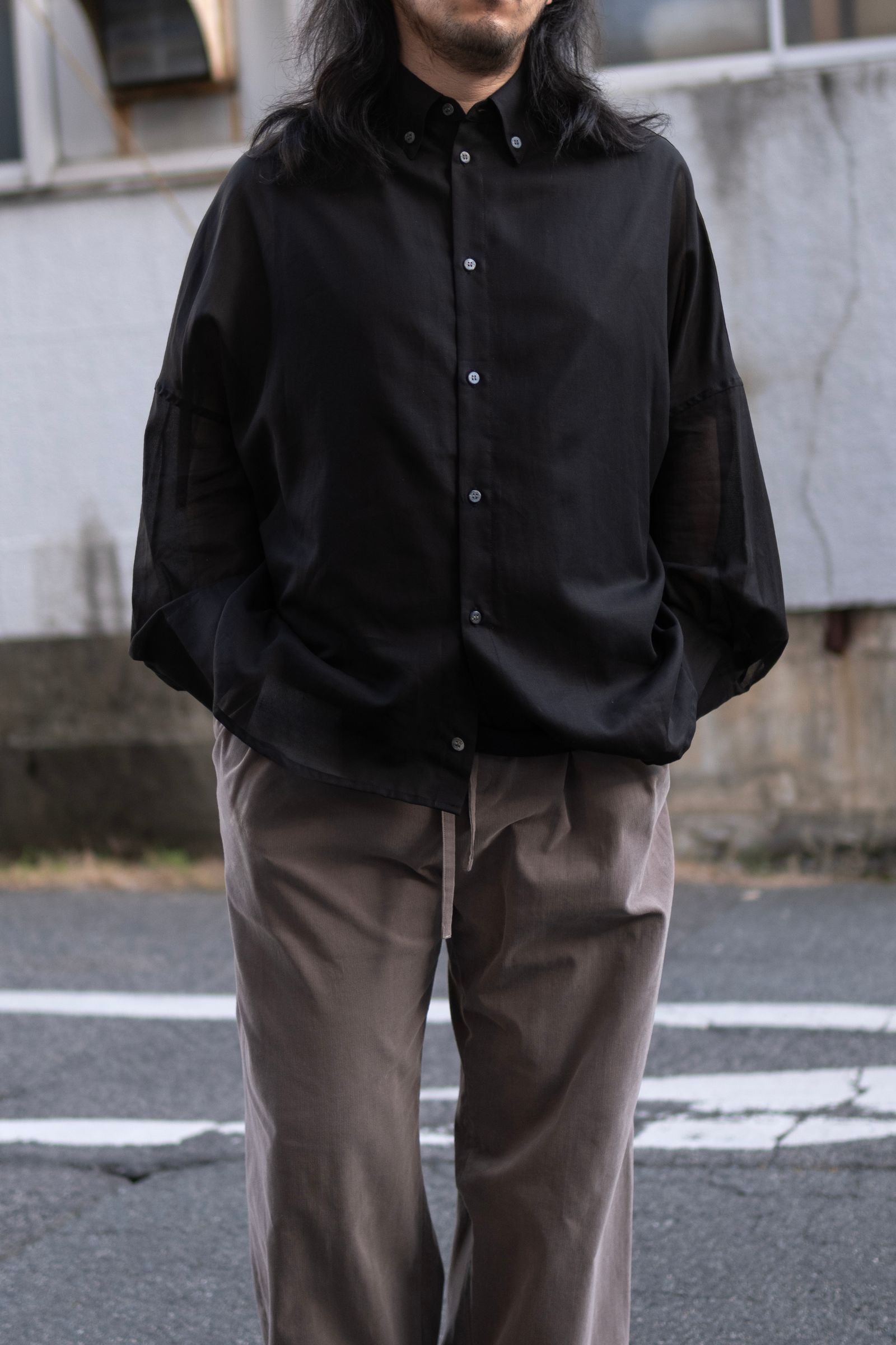 つかつか♡ SHINYAKOZUKA - GIANT SHIRT / COLOURLESS BLACK | Retikle