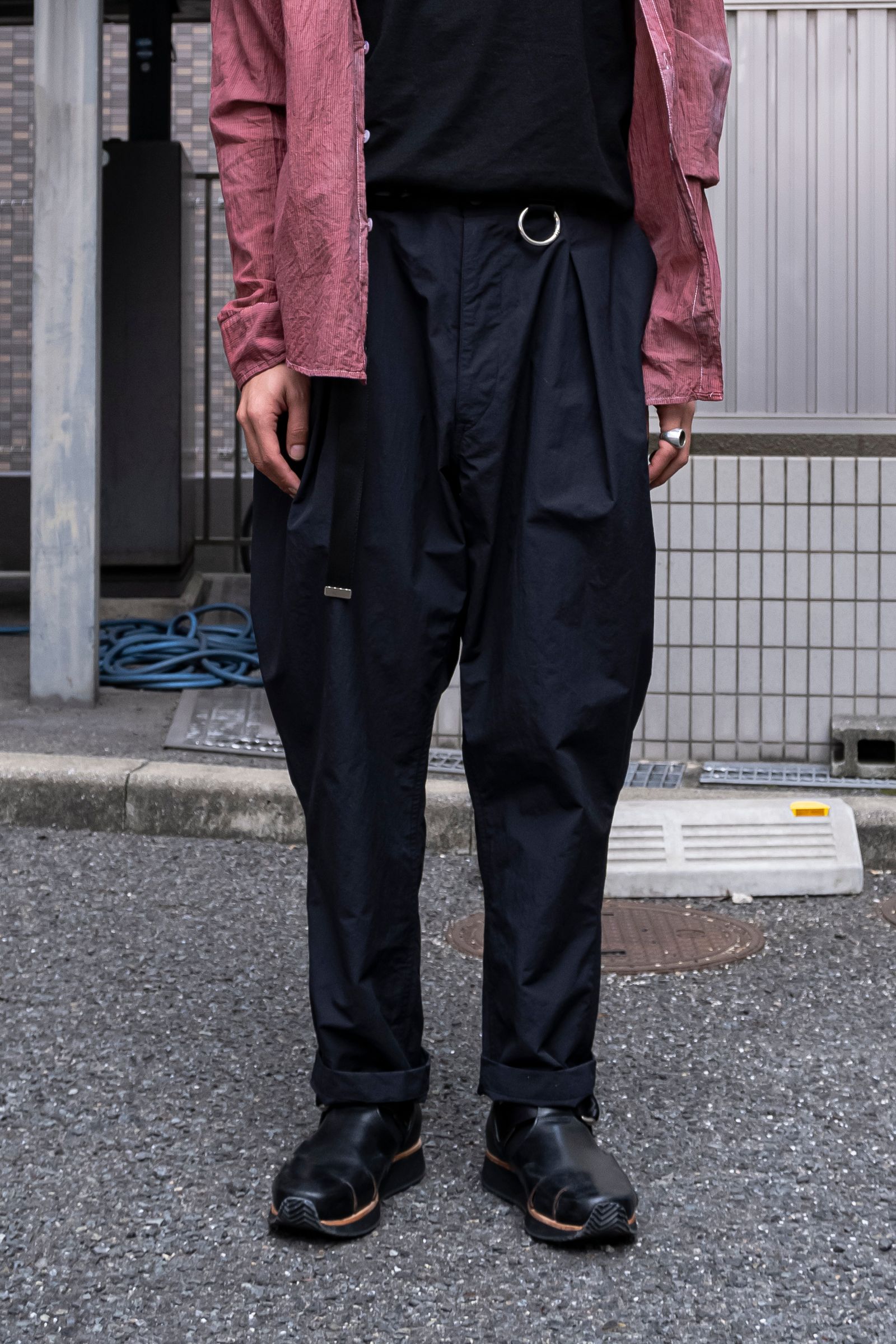 roundabout - Nylon Deep Tuck Pants / Black | Retikle Online Store