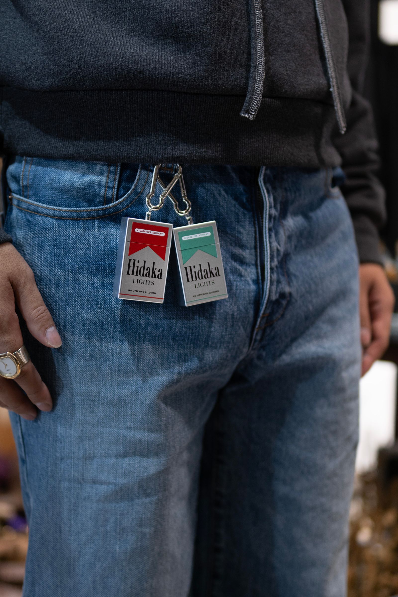PORTABLE ASHTRAY - MARLBORO / RED