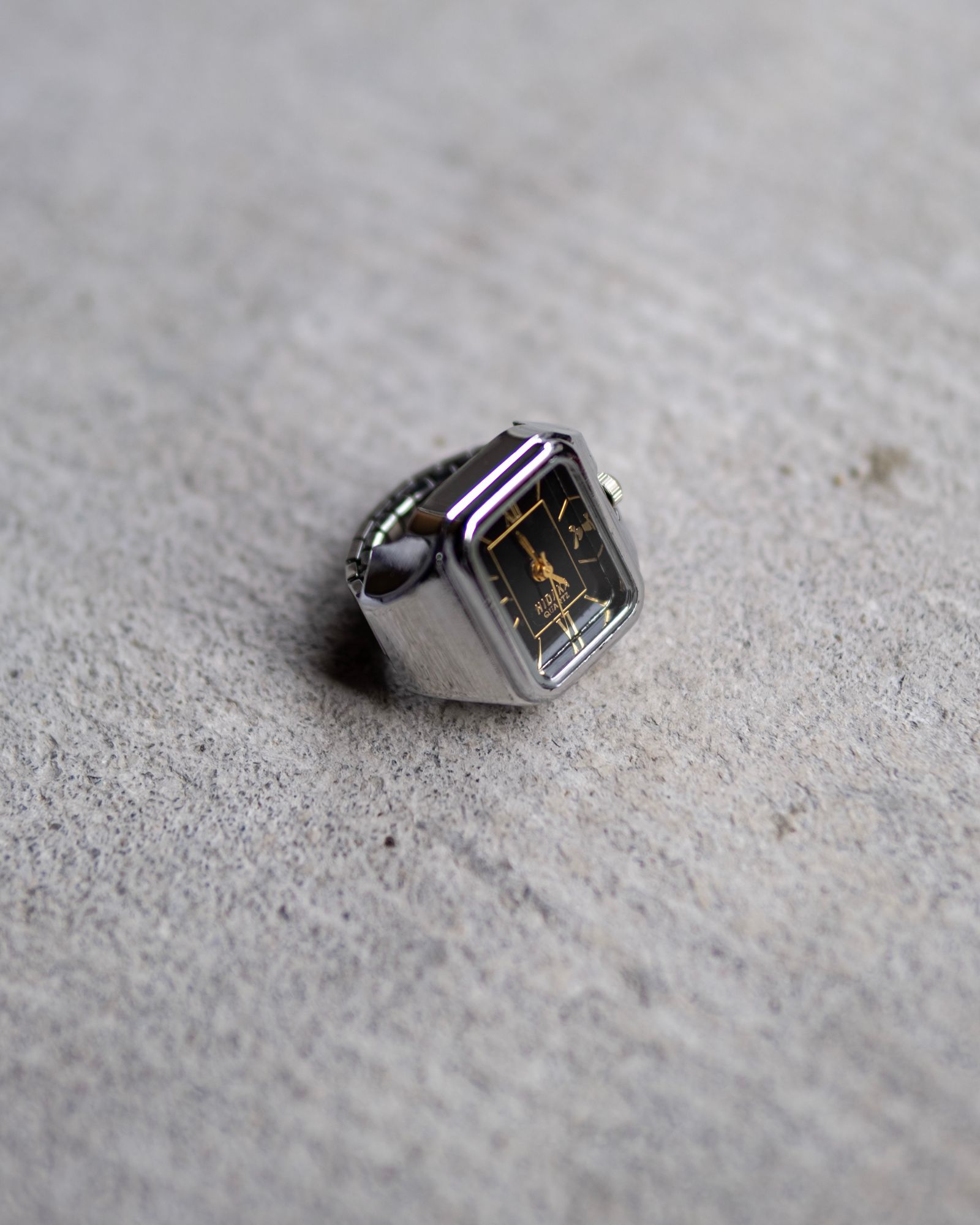 Legacy Ring Watch / Silver/Black