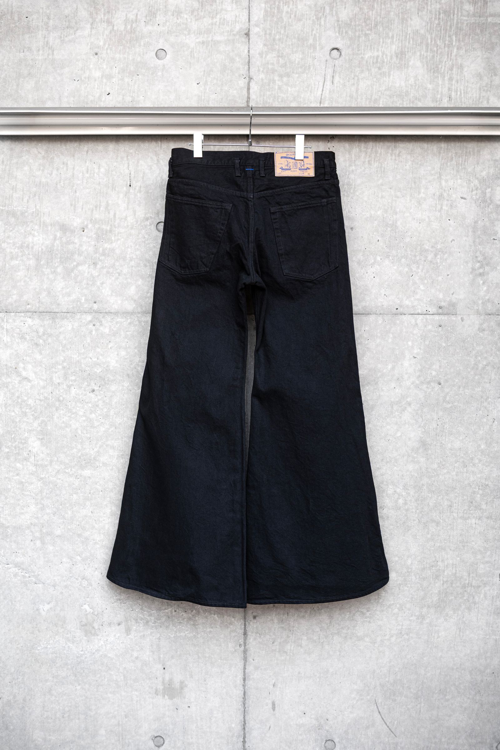 ORDINARY CITY MASSIVE FLAIR / BLACK
