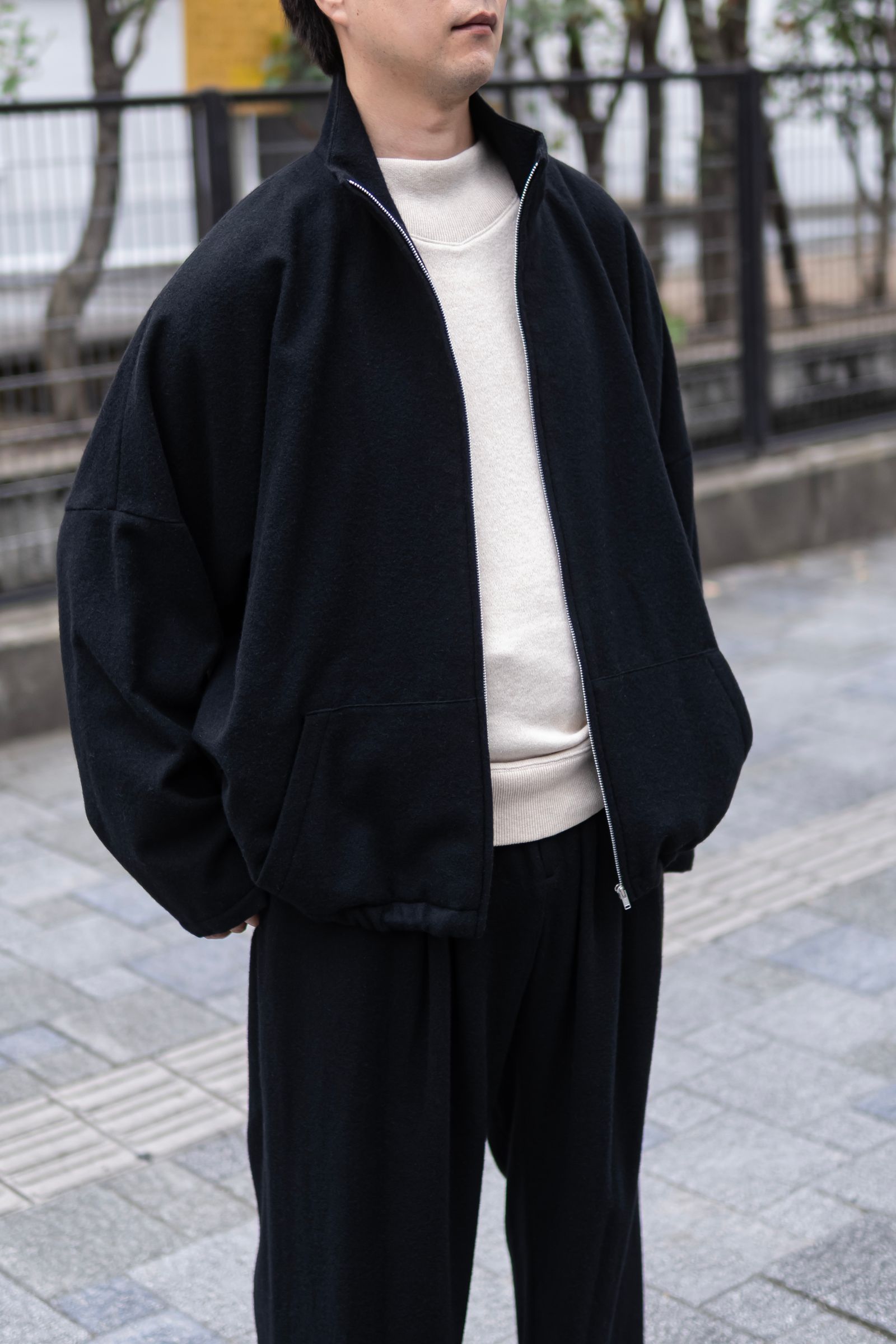CASHMERE ZIP JACKET / BLACK