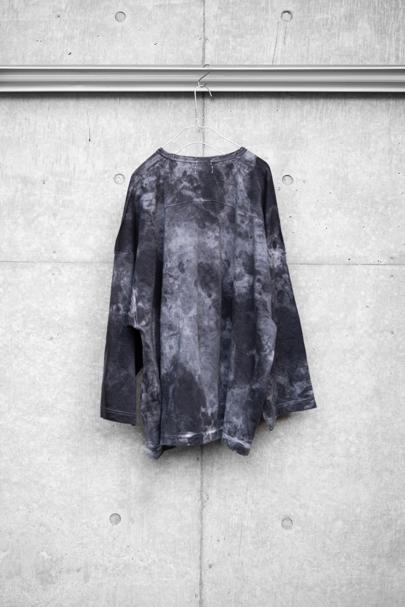 【INNAT×KANEMASA PHIL.】WOOL TIE-DYE FOOTBALL TEE / Black