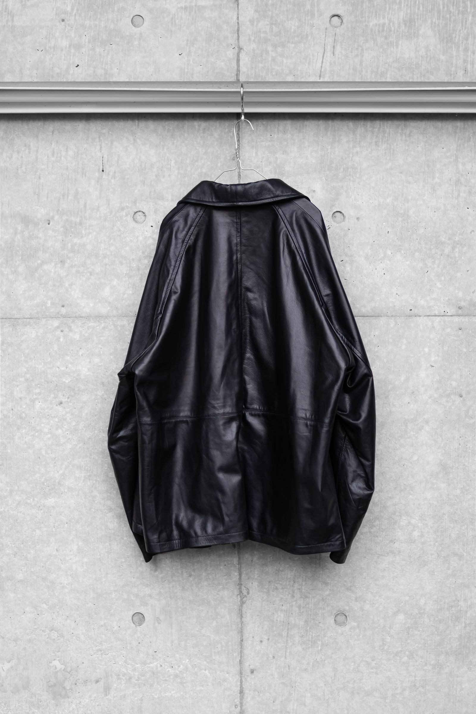 LEATHER OVERSIZE RAGLAN JACKET / BLACK
