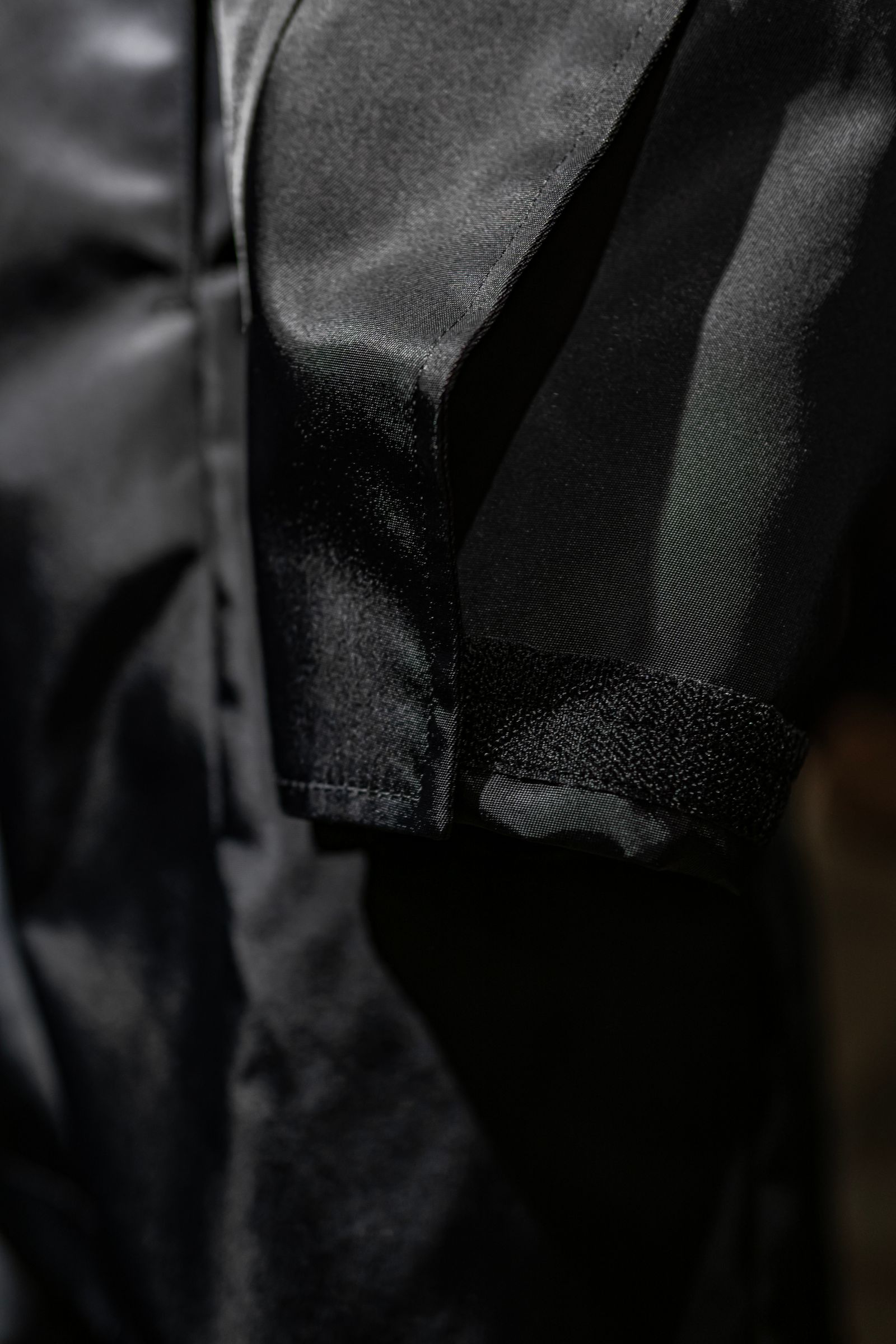 【LIMITED EDITION】fish tale windbreaker
