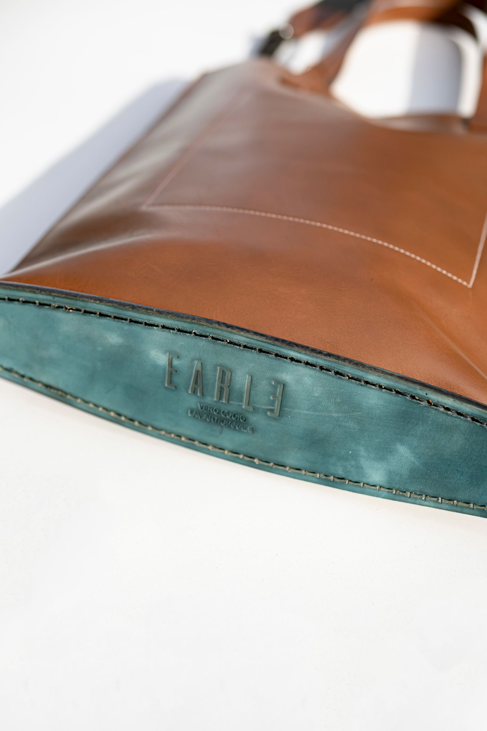 Shoe sole flat tote / Brown
