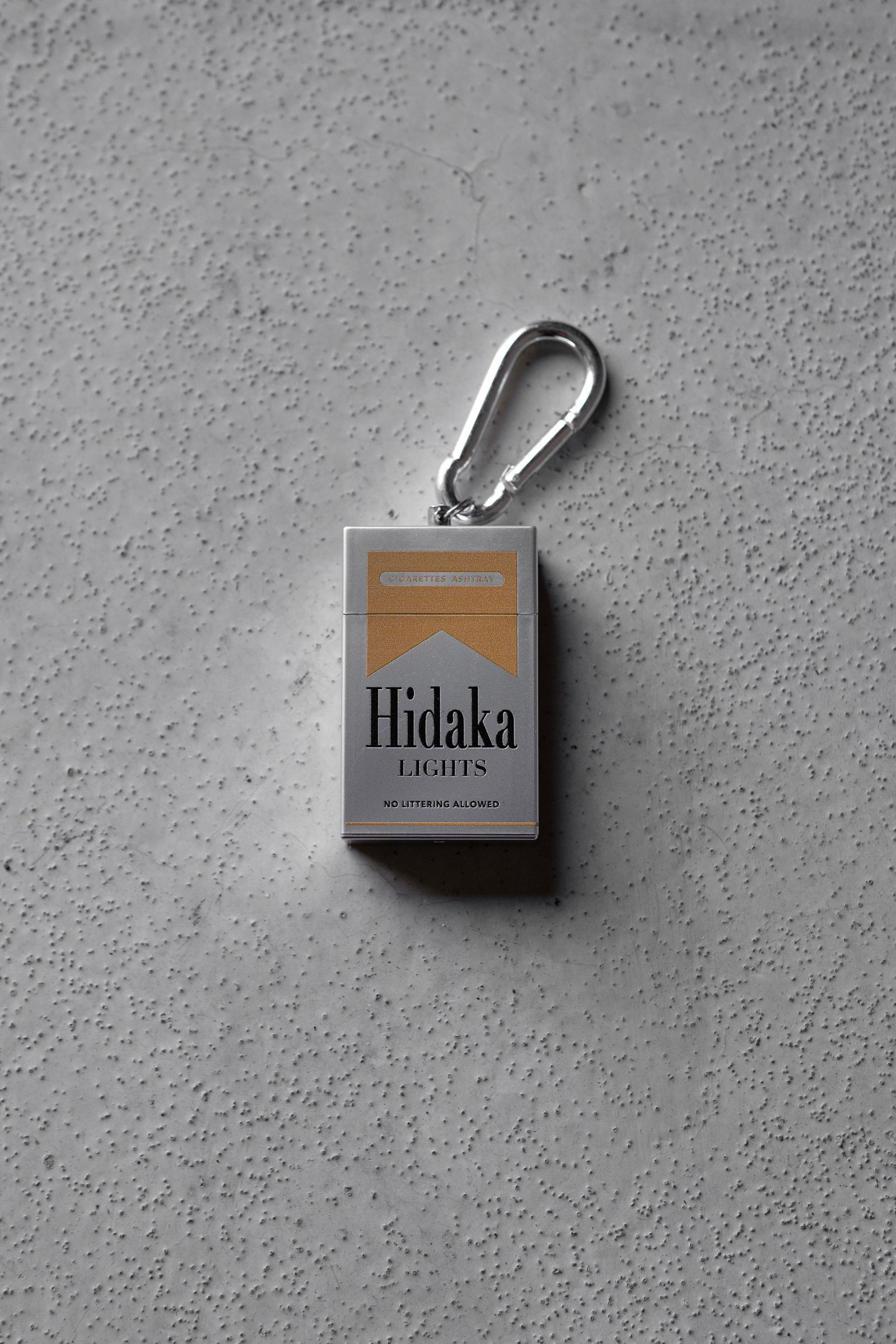 PORTABLE ASHTRAY - MARLBORO / GOLD