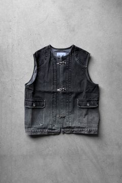 Silver Buckle Denim Vest / Black