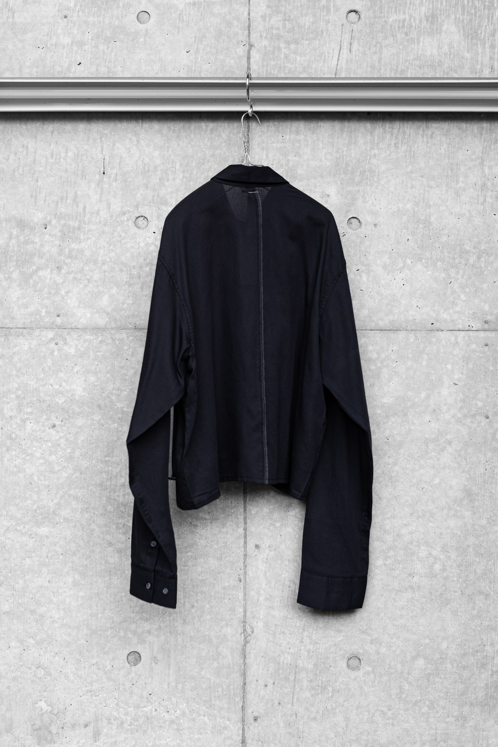 SHORT TORSO SHIRT / DAWN BLACK