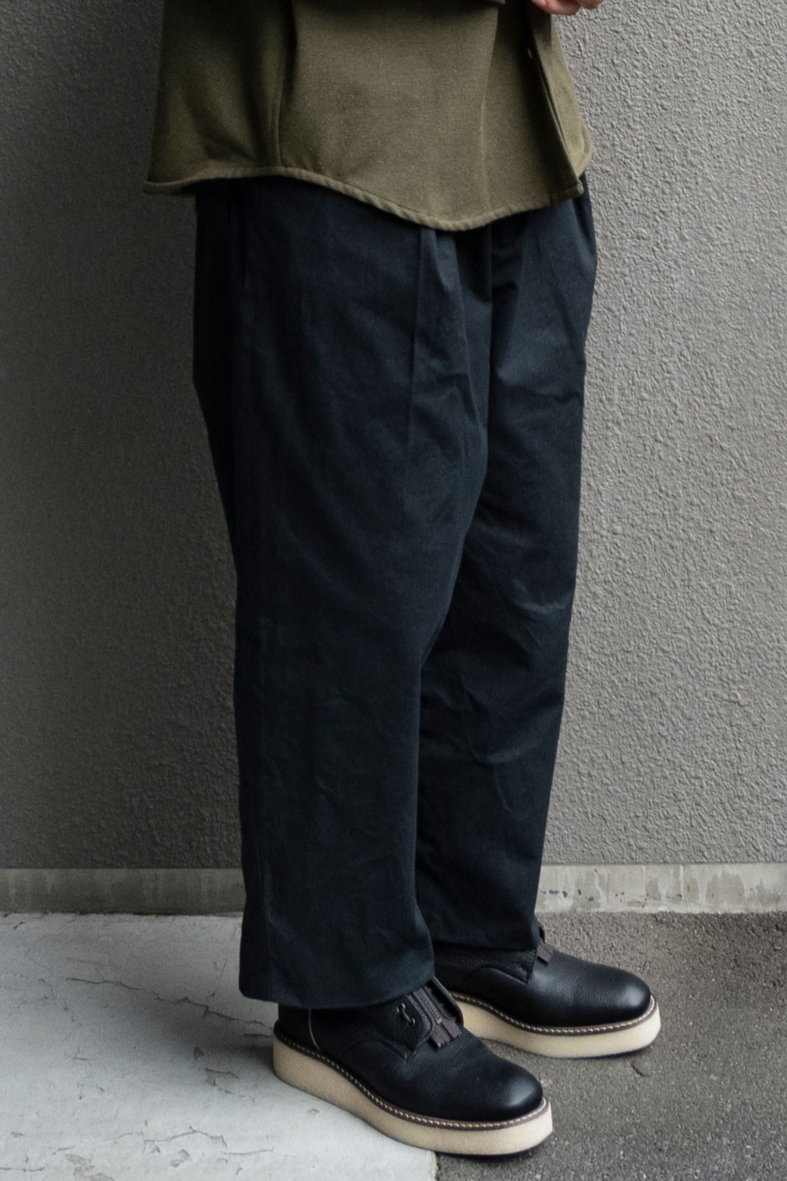 roundabout - Double Canvas Deep Tuck Pants / Dark Green