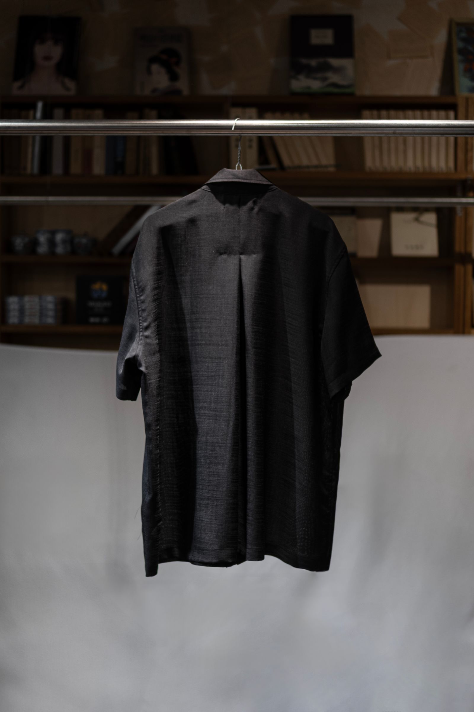 SHEER SHARKSKIN SS SHIRT / BLACK