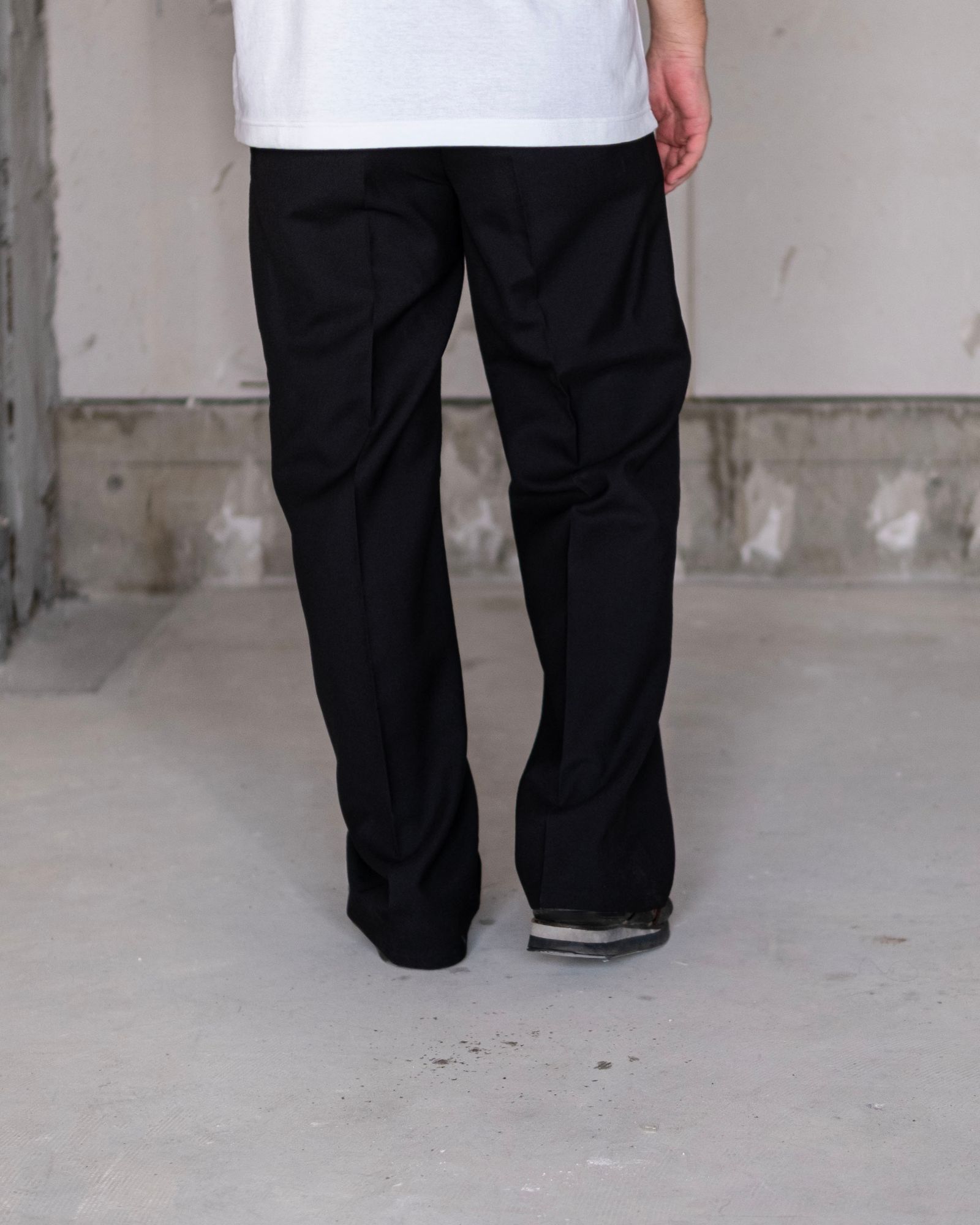 "REL" WOOL POLYESTER TWILL / BLACK