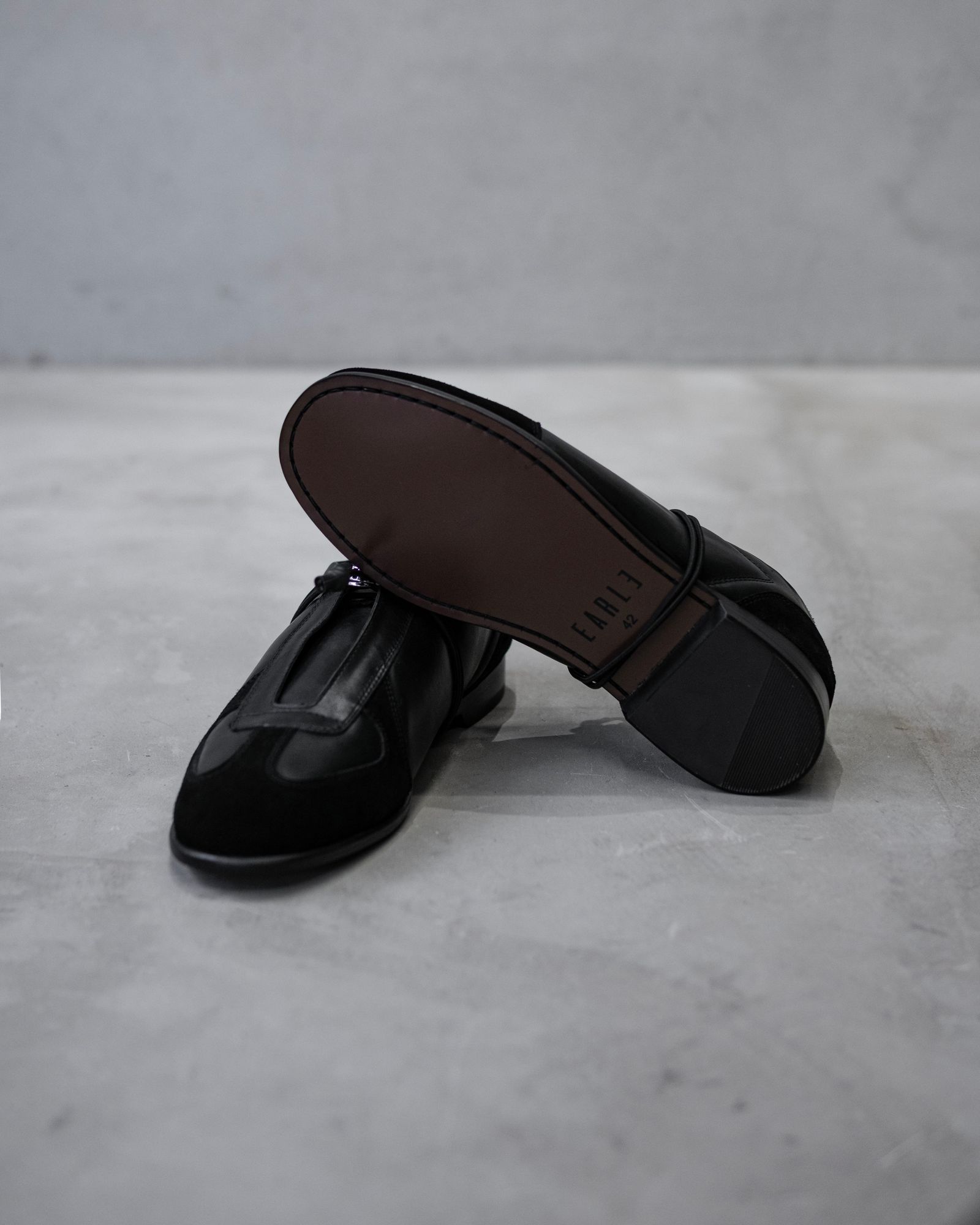 Shoe sneaker german / Black