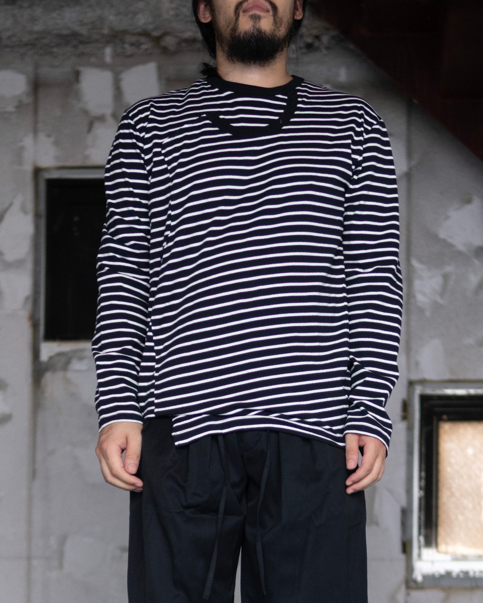 Docking Long T-Shirt / Black border