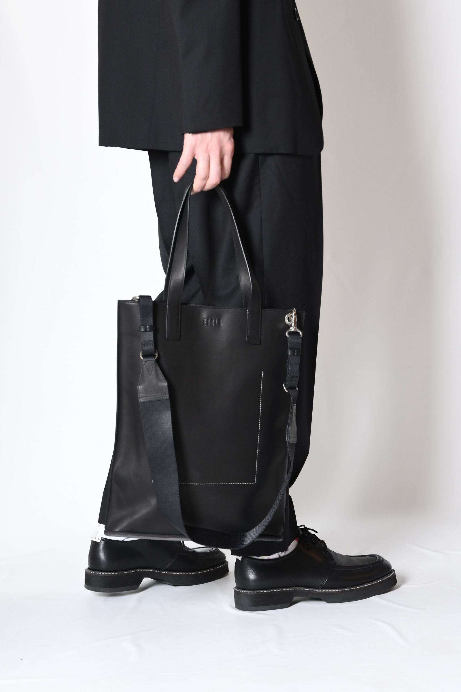 Shoe sole flat tote / Black