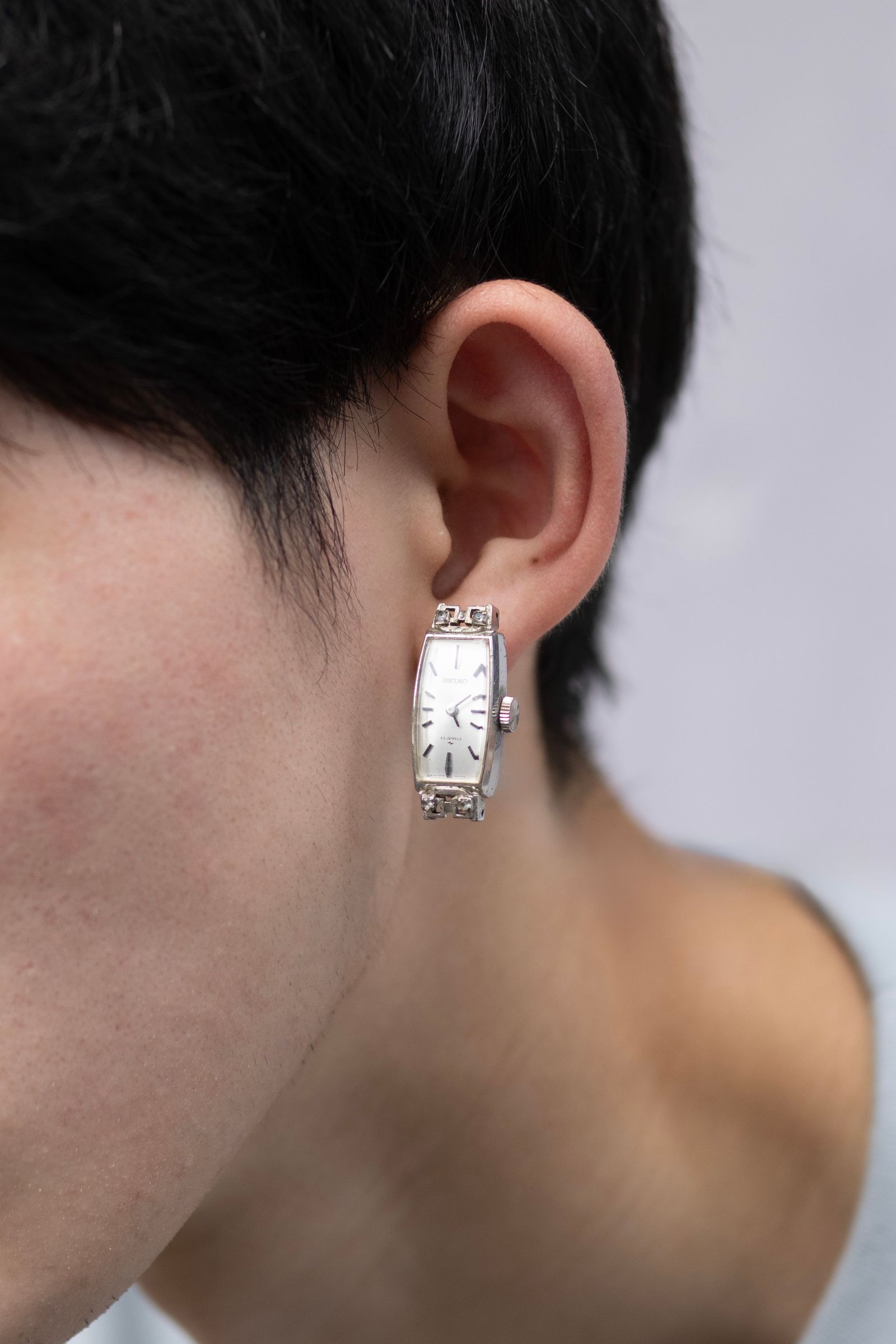 VINTAGE WATCH EARRING / SILVER