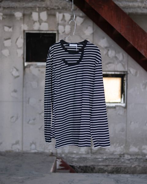 Docking Long T-Shirt / Black border