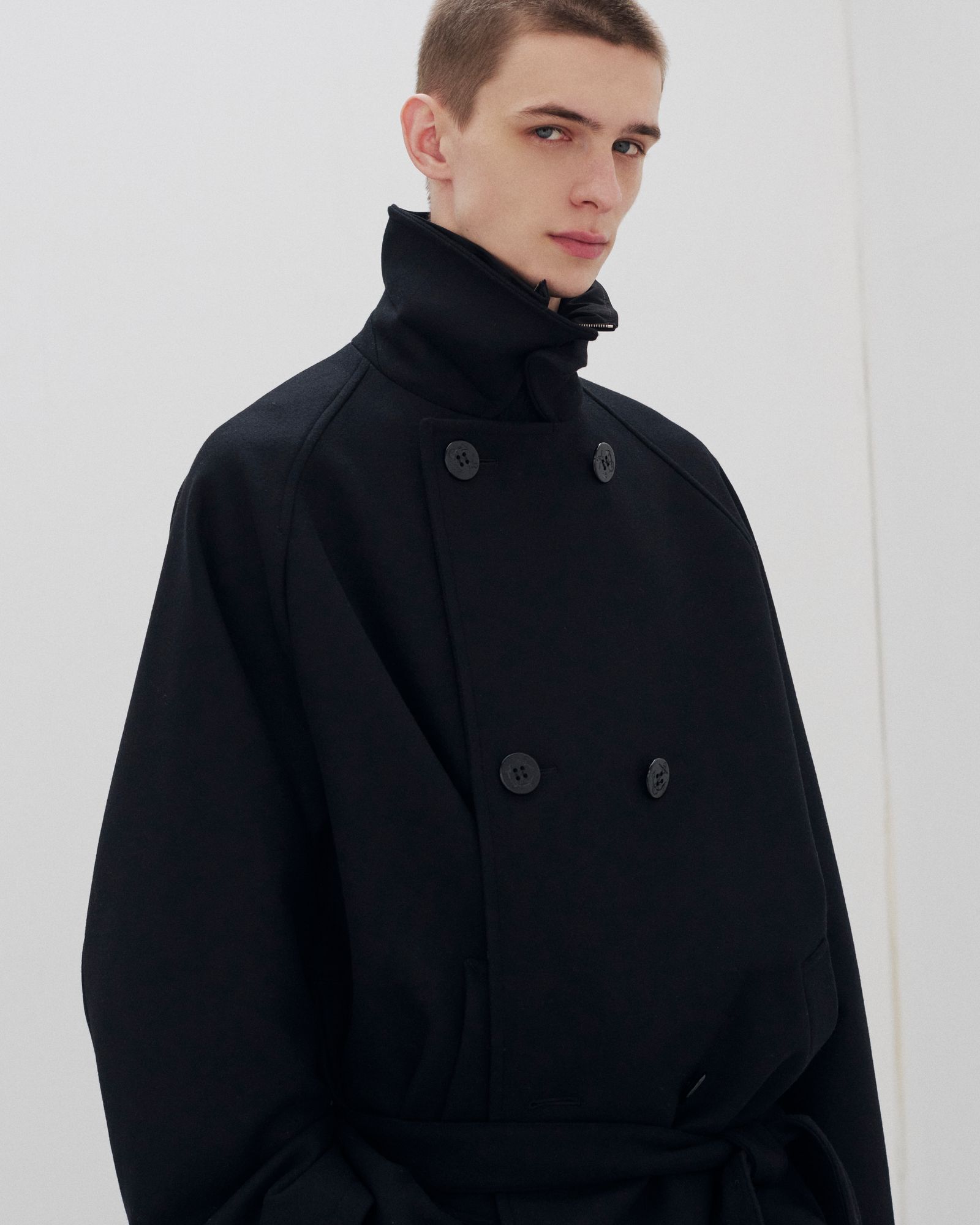 Wool Raglan Pea Coat / Black
