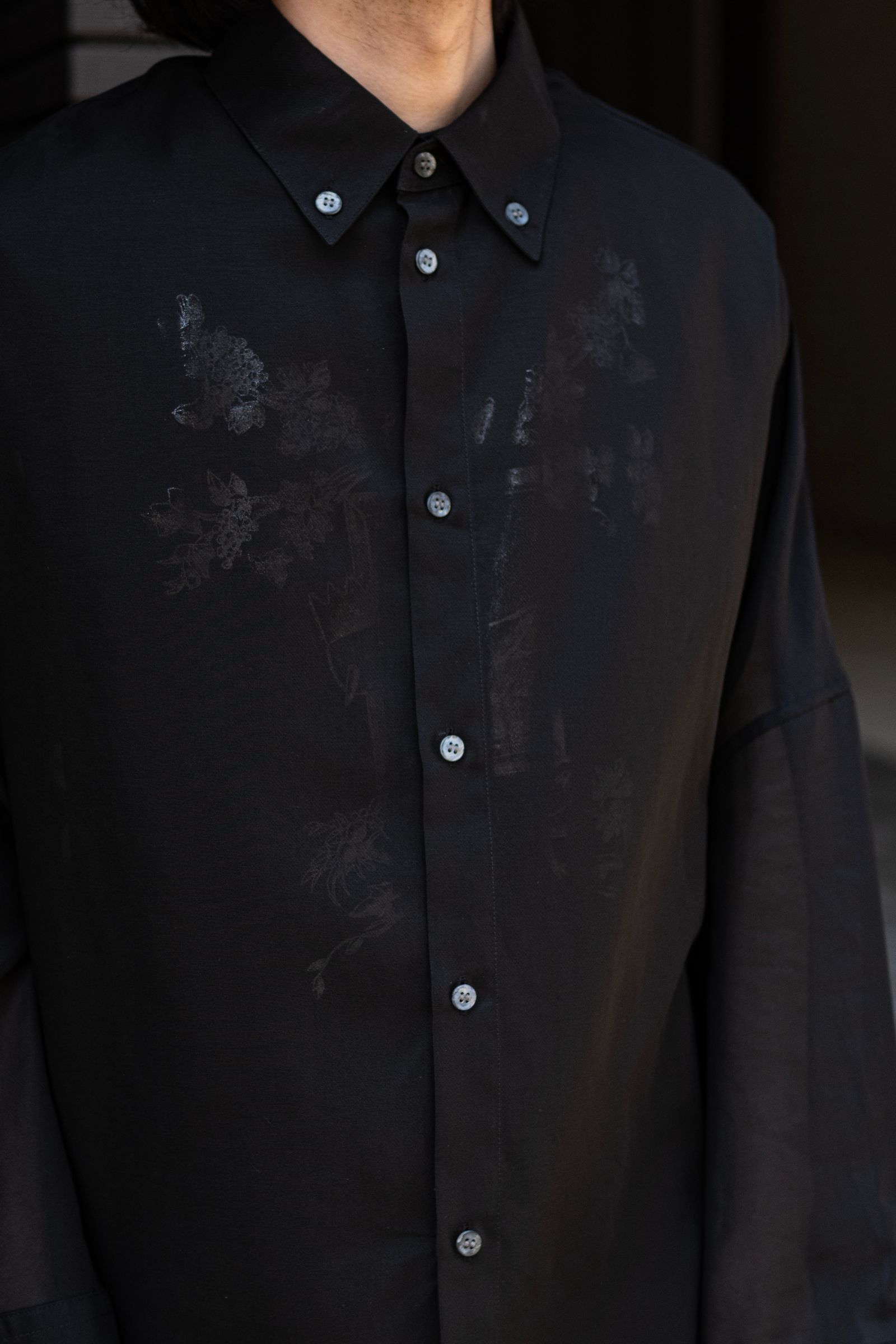 GIANT SHIRT / COLOURLESS BLACK