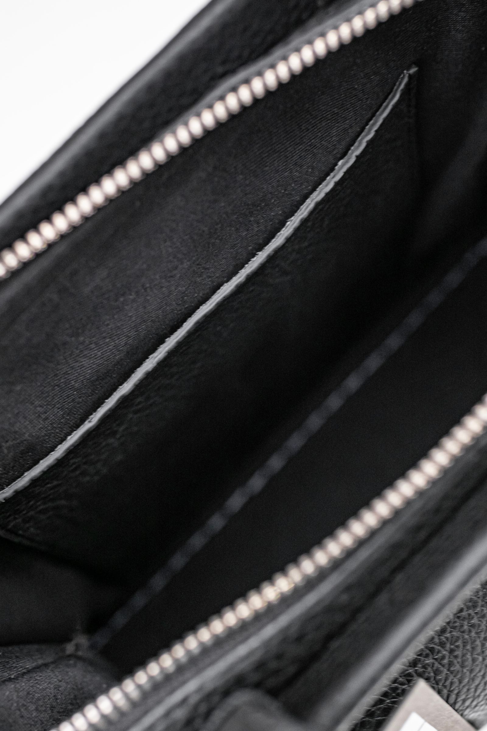 EARLE - Shoe Sole Square Mini Bag / Black | Retikle Online Store