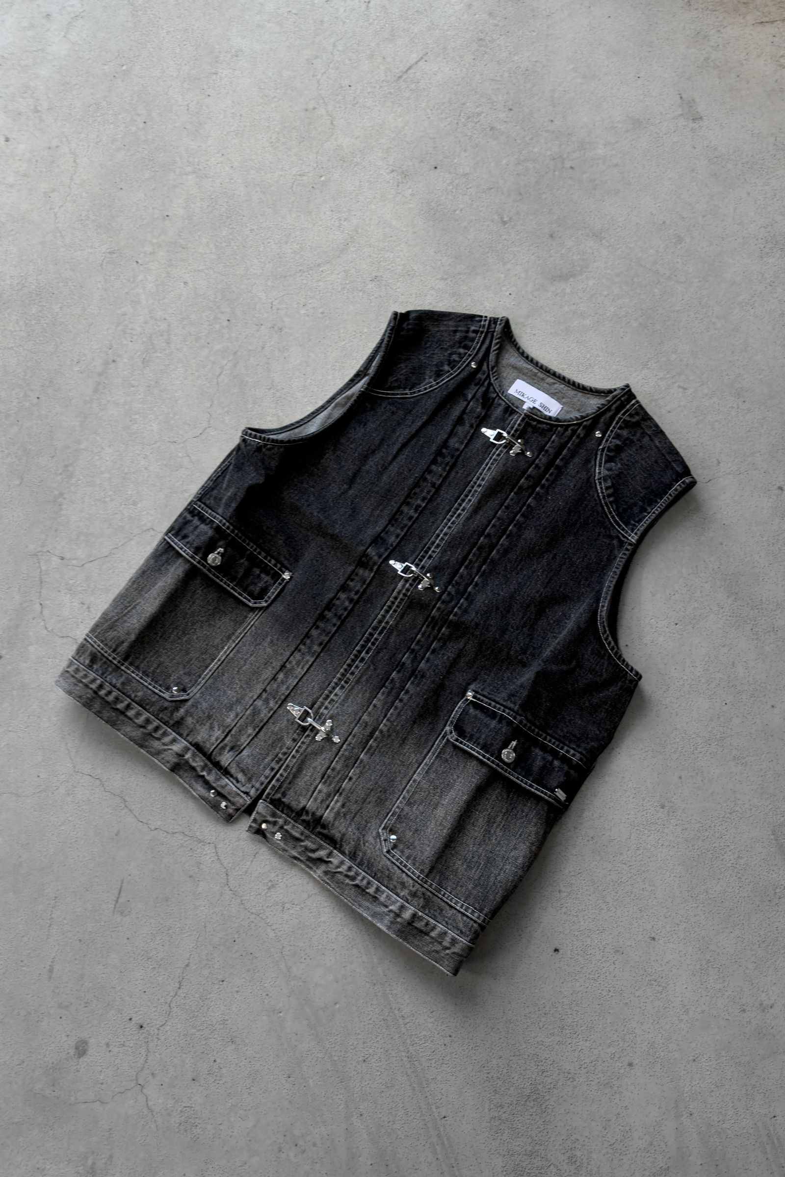 Silver Buckle Denim Vest / Black
