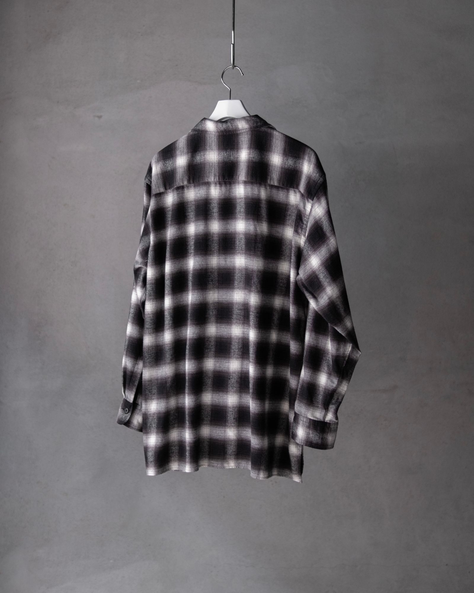 Open Collar SH / Black×White Ombre