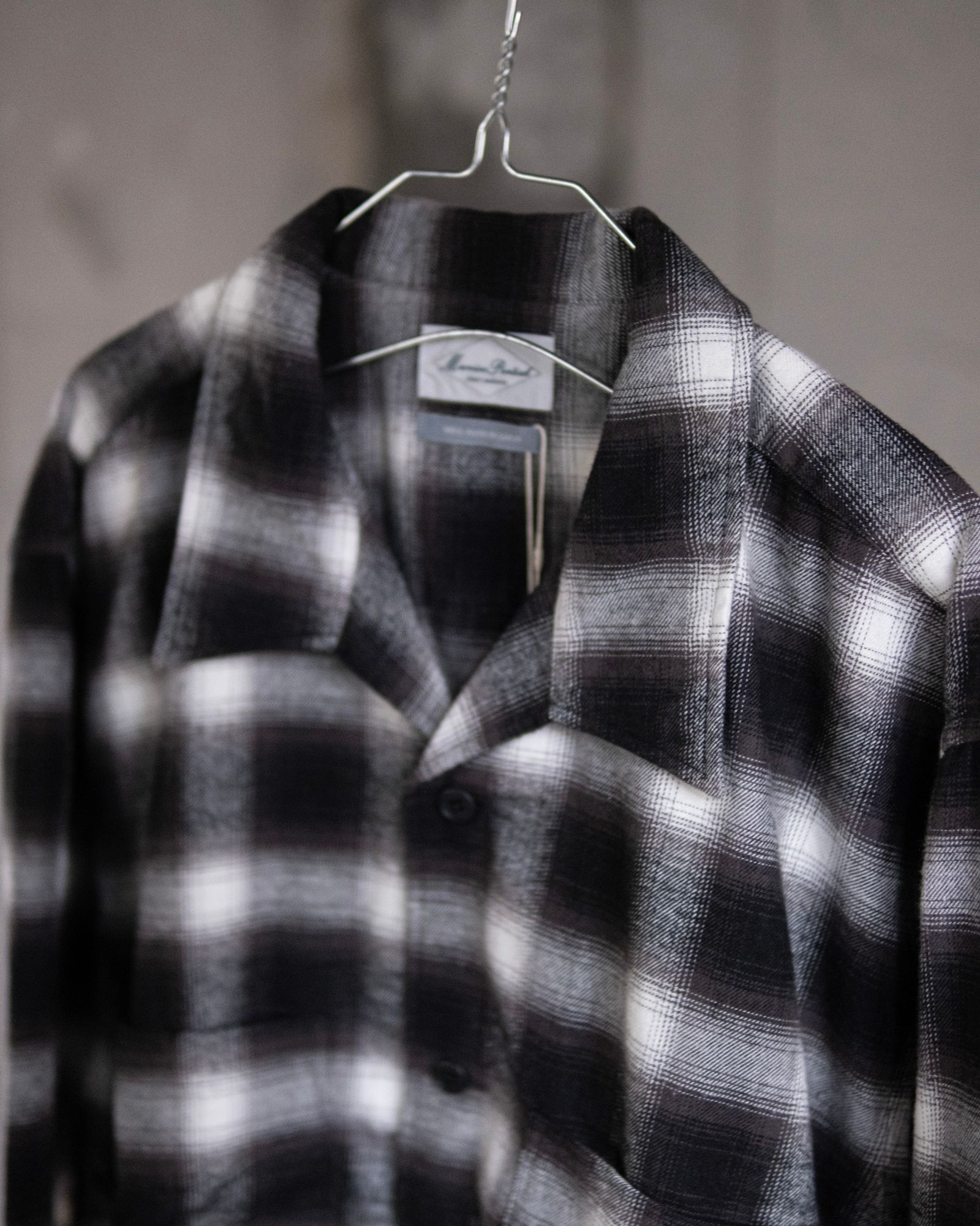 Open Collar SH / Black×White Ombre