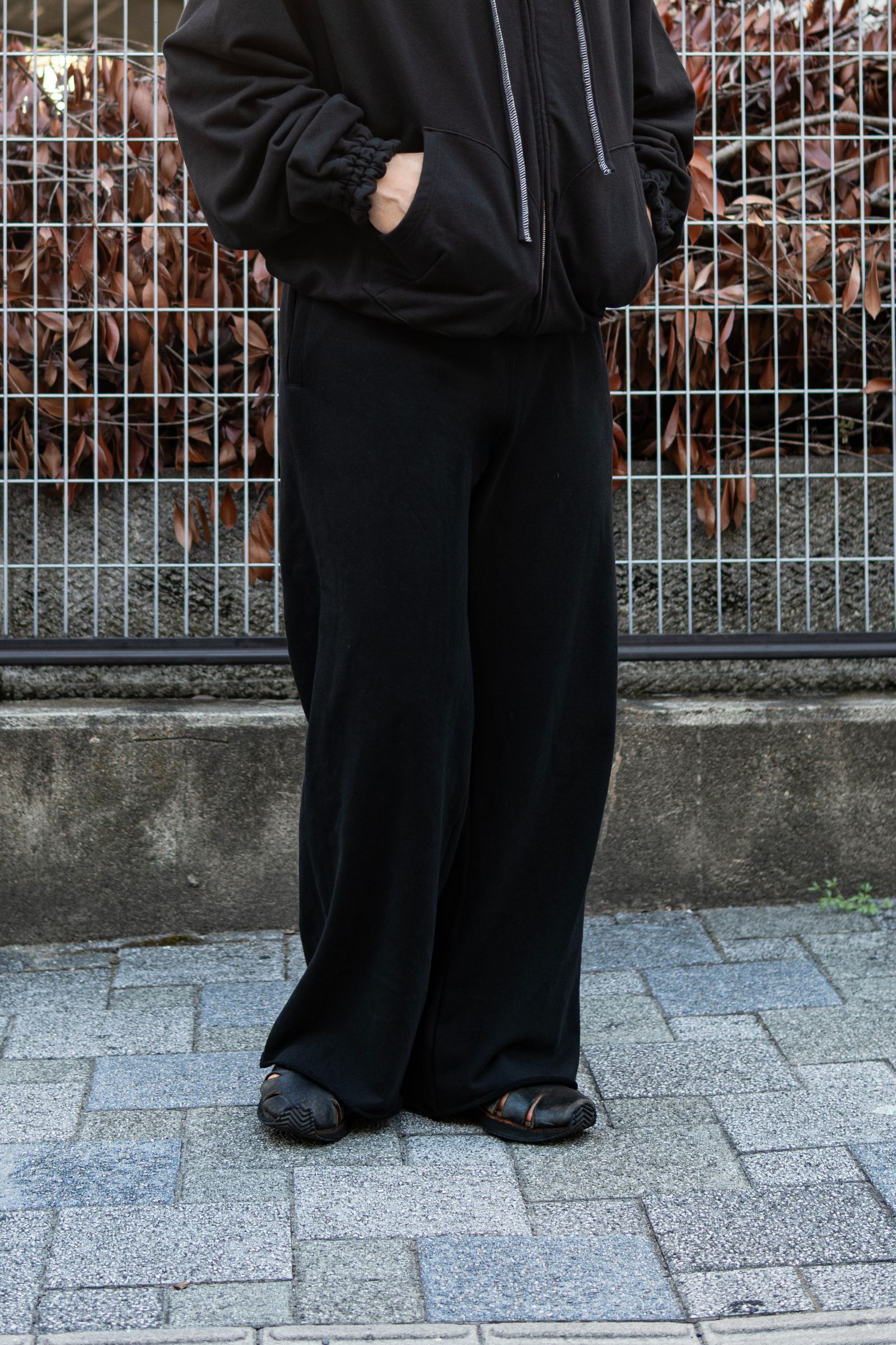 "COM" VINTAGE LIKE FRENCH TERRY / BLACK