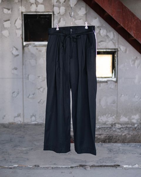 3-Tuck Wide Slacks / Black
